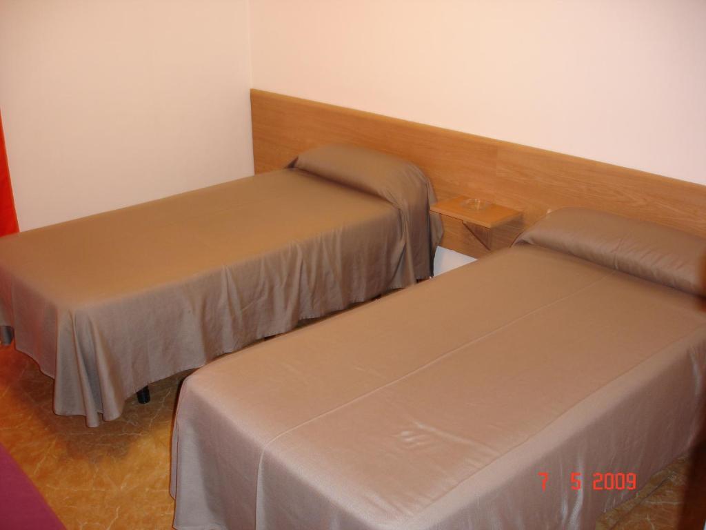 Hostal Can Blanco Sarria de Ter Exterior photo