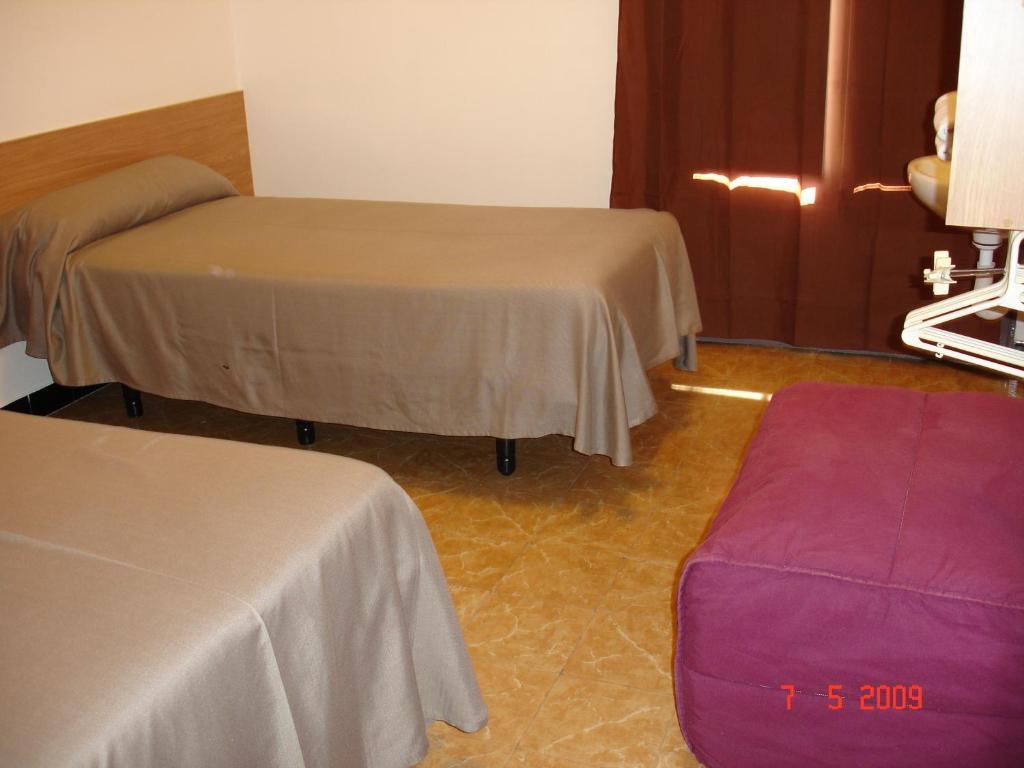 Hostal Can Blanco Sarria de Ter Exterior photo